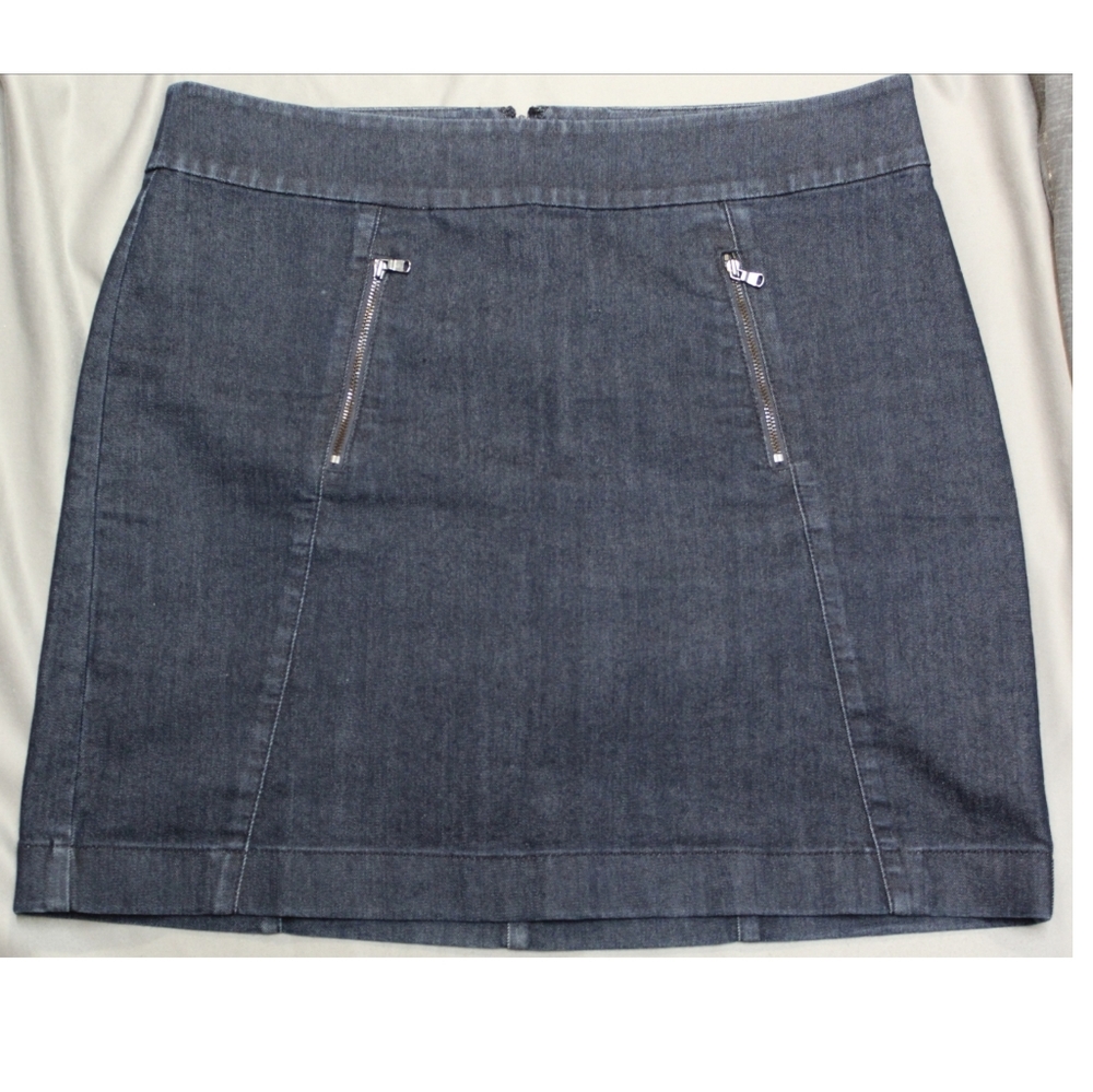 🌎ANN TAYLOR- Denim mini skirt